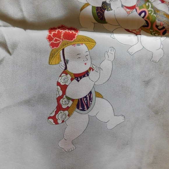 VINTAGE JAPANESE PRINT SILK SCARF - Picture 6 of 7